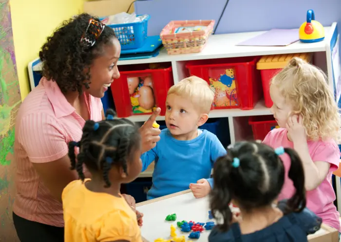 Explorer le rôle d’un·e éducateur·trice de la petite enfance (EPE)